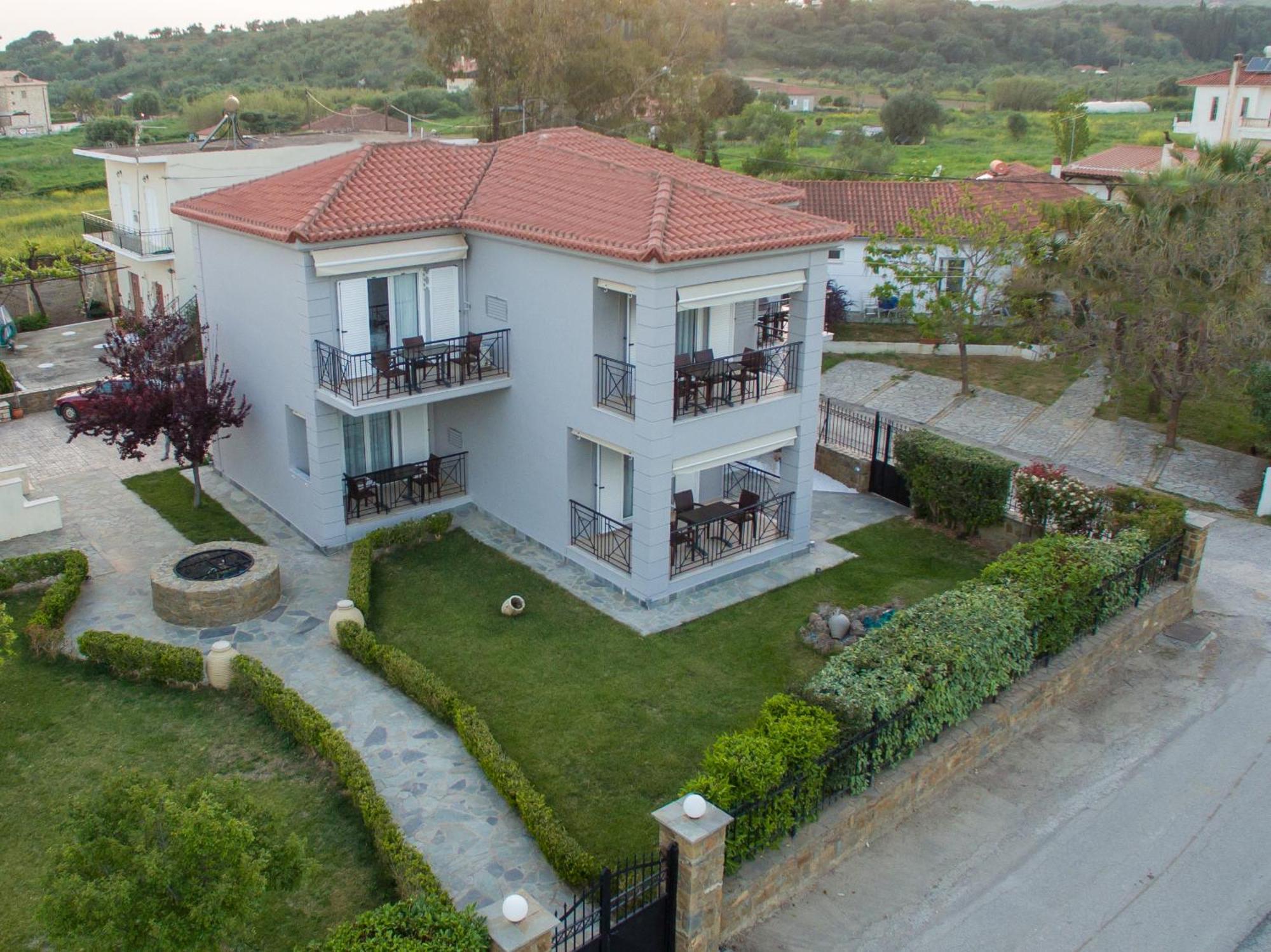 Enpy Aparthotel Finikounta Exterior photo